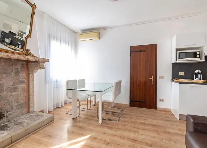 Apartman Ca' Dei Carmini *