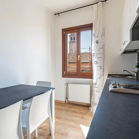 Ca' Dei Carmini Apartment