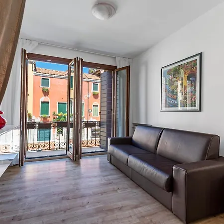 Ca' Dei Carmini Apartment