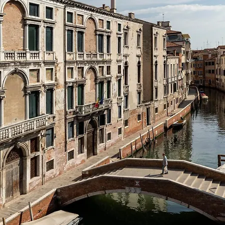 Ca' Dei Carmini Apartment Venice